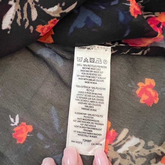 French Connection Sheer Floral Top EUC - Picture 4 of 7